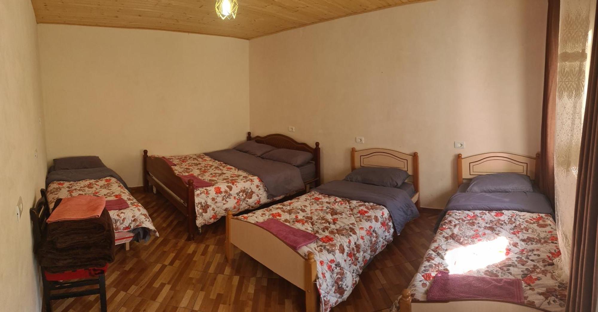 Guest House Emanueli Tropoje Экстерьер фото