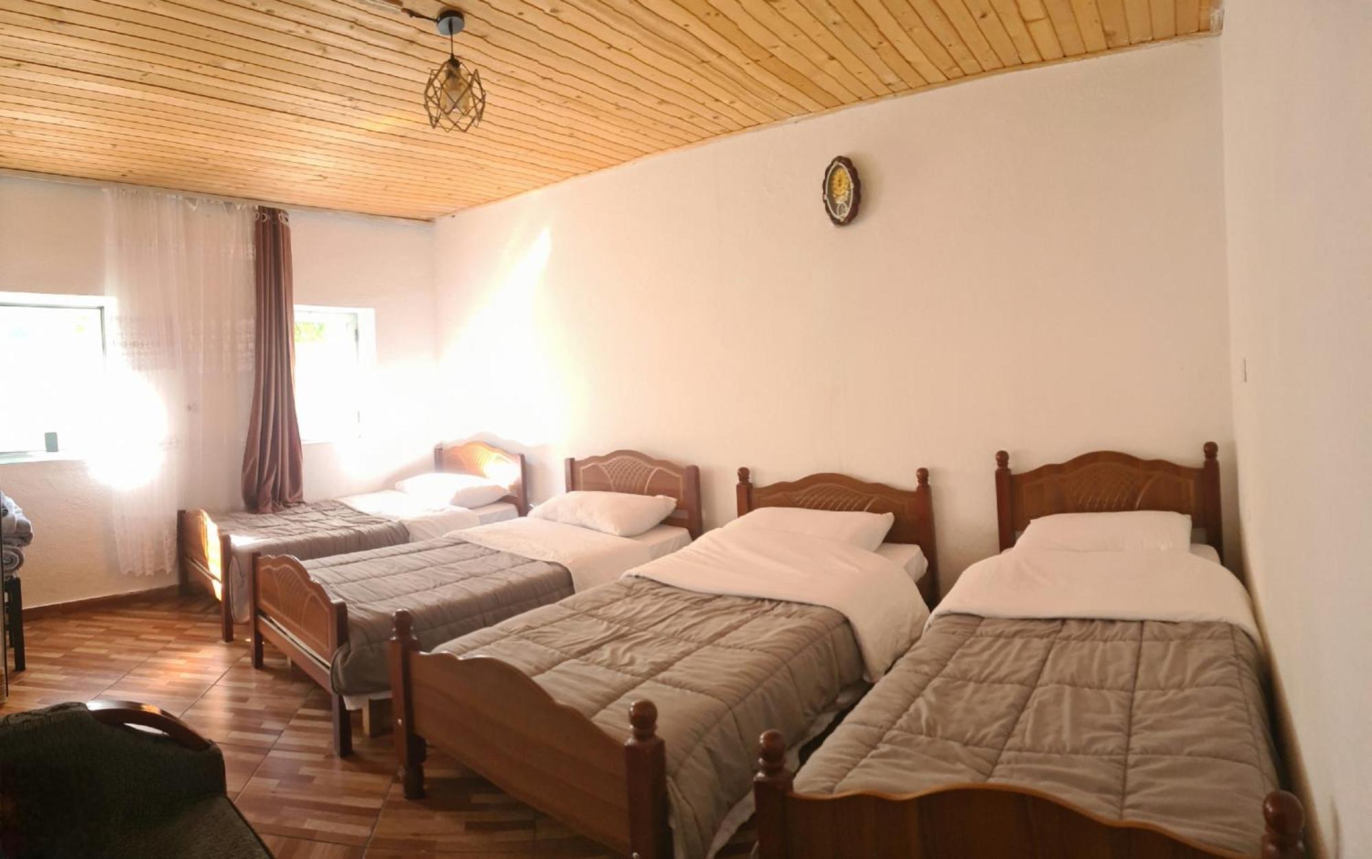 Guest House Emanueli Tropoje Экстерьер фото